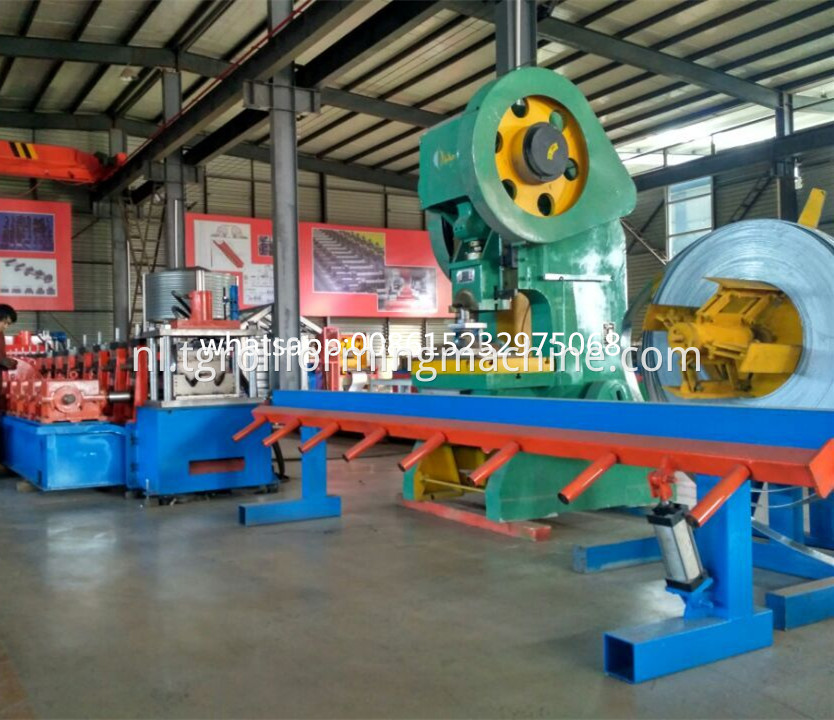 highway guardrail machine